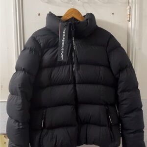 Aritzia Black Women's Puffer Jacket